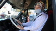 İzmir'de dolmuş şoförlüğüne başlayan genç kız babasını gururlandırdı