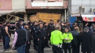 İzmir'de kamyon kıraathanenin içine girdi: 2 ölü, 4 yaralı