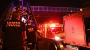 İzmir'de yürüyen merdivende ayağı sıkışan kişi kurtarıldı