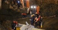 İzmir'deki göçük faciasında ulaşılan ikinci işçinin cansız bedeni enkazdan çıkarıldı