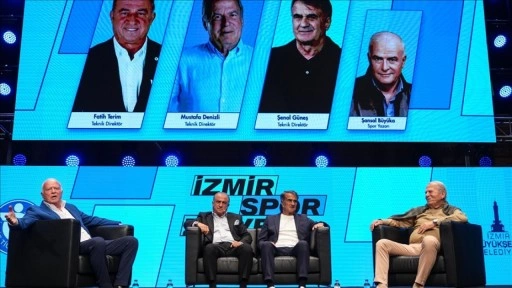 İzmir Spor Zirvesi'nde "Efsanelerle futbol" oturumu gerçekleştirildi