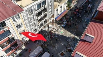 İzmir'de patlamanın olduğu sokakta zarar tespit çalışmalarına başlandı