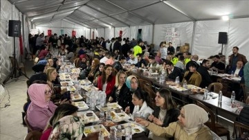 İzmir'de TÜGVA ‘aile iftarı’ düzenledi