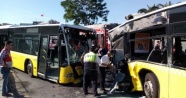 Kadıköy’de metrobüsler kafa kafaya çarpıştı: 3’ü ağır 29 yaralı