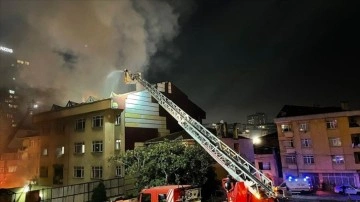 Kadıköy'de bir binada meydana gelen doğal gaz patlamasında 3 kişi cam verdi