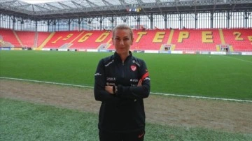 Kadın futbolu Süper Lig ekiplerinin desteğiyle gelişiyor