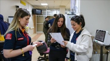 Kadın sağlık çalışanları 8 Mart'ta da görev başında