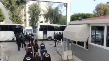 'Kalkan-12' operasyonlarında 49 göçmen kaçakçısı ve 142 düzensiz göçmen yakalandı