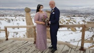 Kapadokya&#039;da düğün fotoğrafı çektiren gelin-damattan maskeli önlem