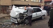 Karabük’te kamyon ile otomobil çarpıştı: 2 yaralı
