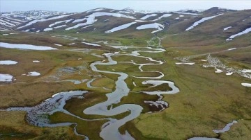 Karadeniz'in doğa harikası menderesleri ziyaretçilerini eşsiz manzarasıyla karşılıyor