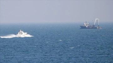 Kargo gemilerinin İstanbul Boğazı'ndan geçişleri sürüyor