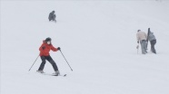 Kartepe'de kar kalınlığı 1 metreye ulaştı