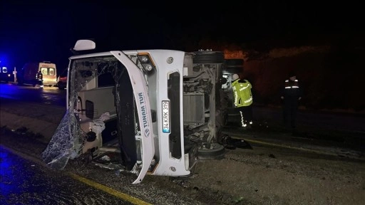 Kastamonu'da devrilen midibüsteki 1 kişi öldü, 23 kişi yaralandı