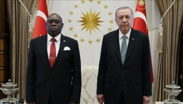 Kenya Büyükelçisi Boiyo, Cumhurbaşkanı Erdoğan'a güven mektubu sundu