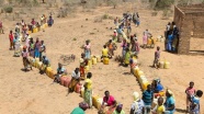 Kenya'da 300 bin kişi bir yudum su bekliyor