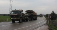 Kilis’ten Fırat’ın doğusuna fırtına obüs ile tank sevkıyatı