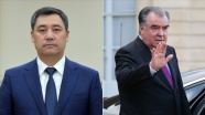 Kırgızistan Cumhurbaşkanı Caparov ile Tacikistan Cumhurbaşkanı Rahmon, Duşanbe&#039;de bir araya geldi