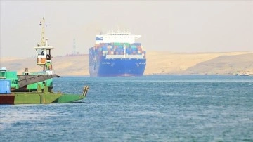 Kızıldeniz'deki gerilim Süveyş Kanalı gelirlerini yüzde 23,5 düşürdü