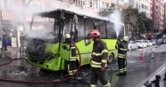 Kocaeli’de özel halk otobüsü alev alev yandı