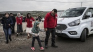 Konserve kutusunu çıkarıp protez bacaklarıyla ülkesine döndü