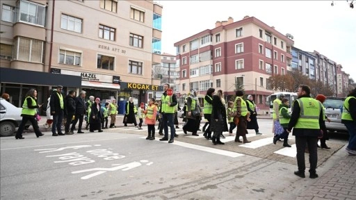 Konya'da 'Yayabüs' projesiyle öğrenciler güvenle okula gidiyor