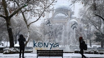 Konya kar yağışıyla beyaza büründü