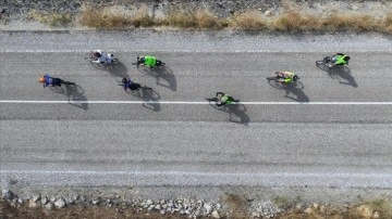 Konya'da bisikletseverler tarihi ve doğal güzellikleri pedal çevirerek keşfediyor