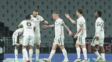 Konyaspor Süper Ligi "güvenli bölgede" bitirme peşinde
