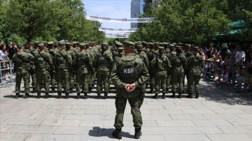Kosova'da "Kurtuluş Günü" dolayısıyla askeri geçit töreni düzenlendi