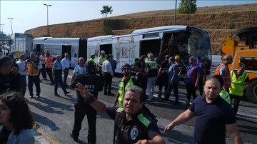 Küçükçekmece'de metrobüs kazasında 1 kişi öldü, 50 kişi yaralandı, 4 kişi gözaltına alındı