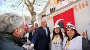 Kurtulmuş 'Evet' ve 'Hayır' stantlarını ziyaret etti