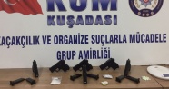 Kuşadası’nda silah kaçakçılığı operasyonu