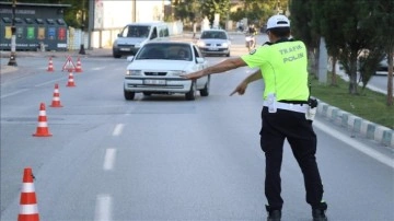 Kütahya'da uyuşturucu etkisinde araç kullananlar polisin takibinden kaçamıyor