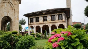 Kuzey Makedonya'da işlemeleriyle ünlü Alaca Cami