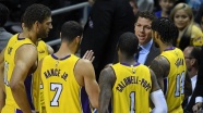 Lakers, Rockets'a 'dur' dedi