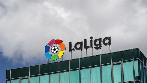 LaLiga'da binlerce Alaves taraftarı İsrail'e kırmızı kart gösterdi