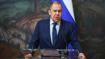 Lavrov, dolar ve avronun uluslararası ticarette rolünü azaltmanın öncelikleri olduğunu belirtti