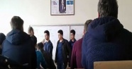 Lisede öğretmen dayağı kamerada