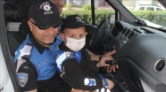 Lösemi hastası minik Ayaz'a polis sürprizi
