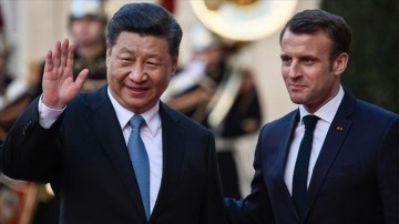 Macron, Şi'den Putin'e Zelenskiy ile müzakereye oturması için baskı kurmasını istedi