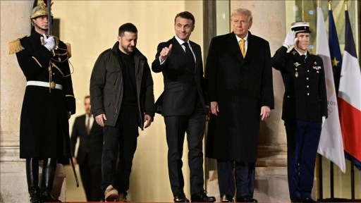 Macron, Zelenskiy ve Trump, Paris'te Rusya-Ukrayna Savaşı'nı görüştü