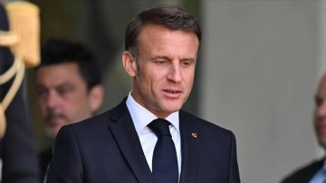 Macron'dan muhalefet partilerinin programlarının "iç savaş"a yol açabileceği uyarısı