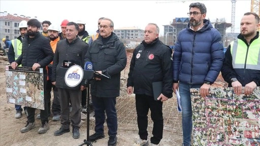 Malatya Valisi Yavuz, rezerv alanlarındaki deprem konutlarında incelemelerde bulundu