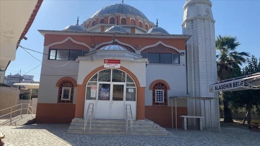 Manisa'da namaz sırasında imama saldıran kişi akıl hastanesine sevk edildi