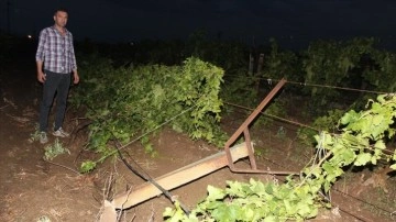 Manisa'da sağanak ve dolu tarım arazilerinde zarara yol açtı