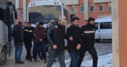 Mardin’de 13 asker tutuklandı