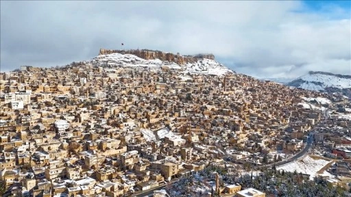 Mardin'de kar manzarası dronla görüntülendi