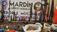 Mardin'de sığınaklarda bulunan silah ve mühimmatlar sergilendi