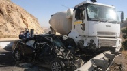 Mardin'de trafik kazası: 2 ölü 13 yaralı